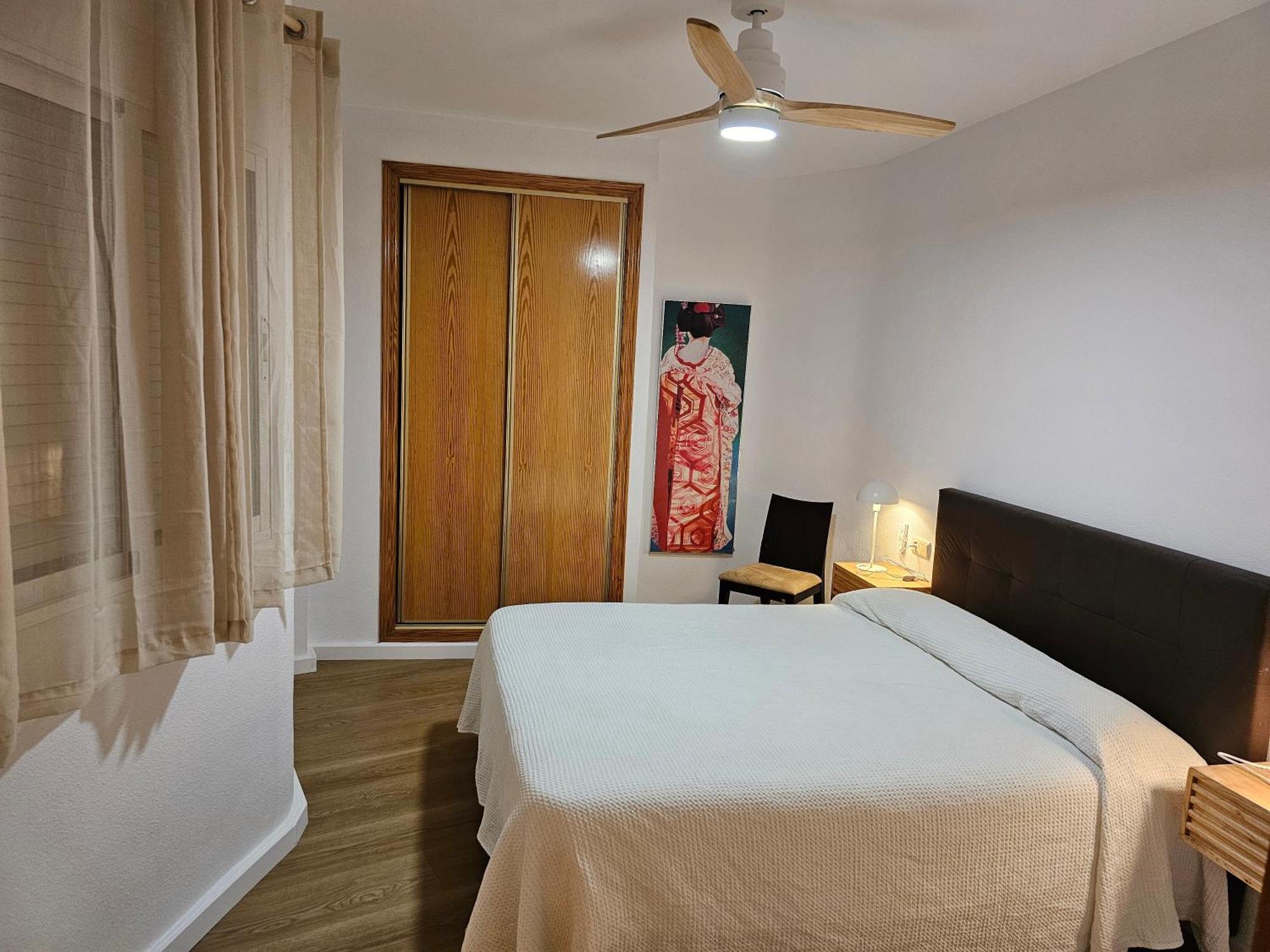 Apartamentos Plaza Alicante Bagian luar foto