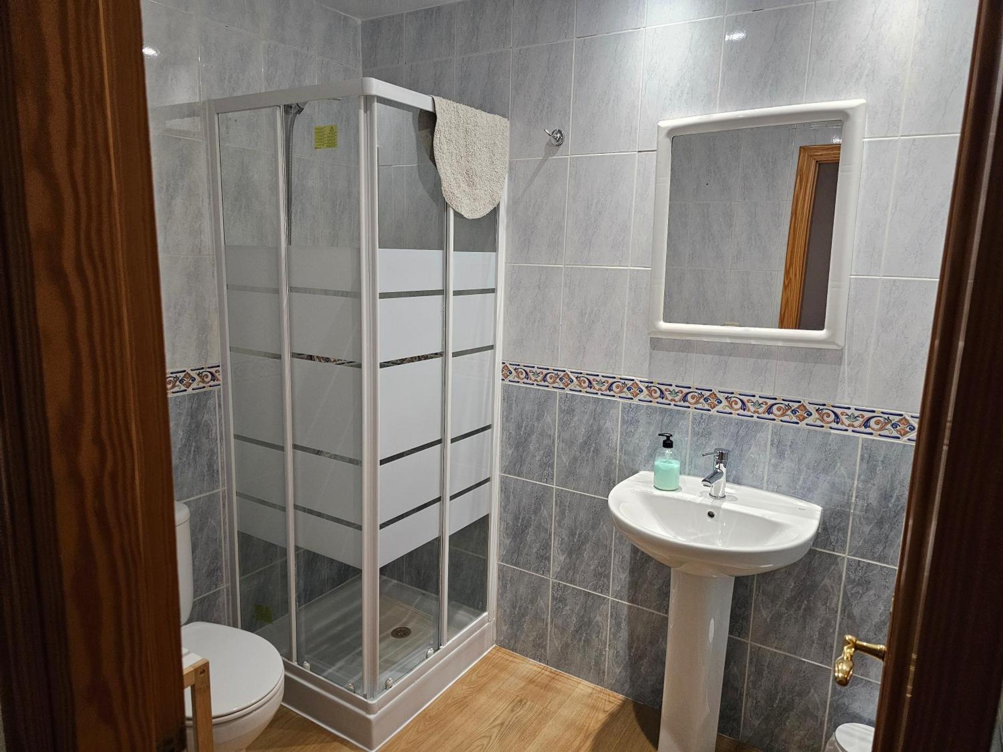 Apartamentos Plaza Alicante Bagian luar foto