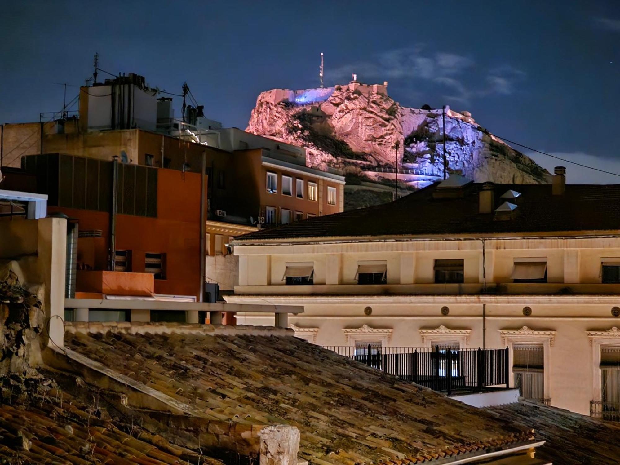 Apartamentos Plaza Alicante Bagian luar foto