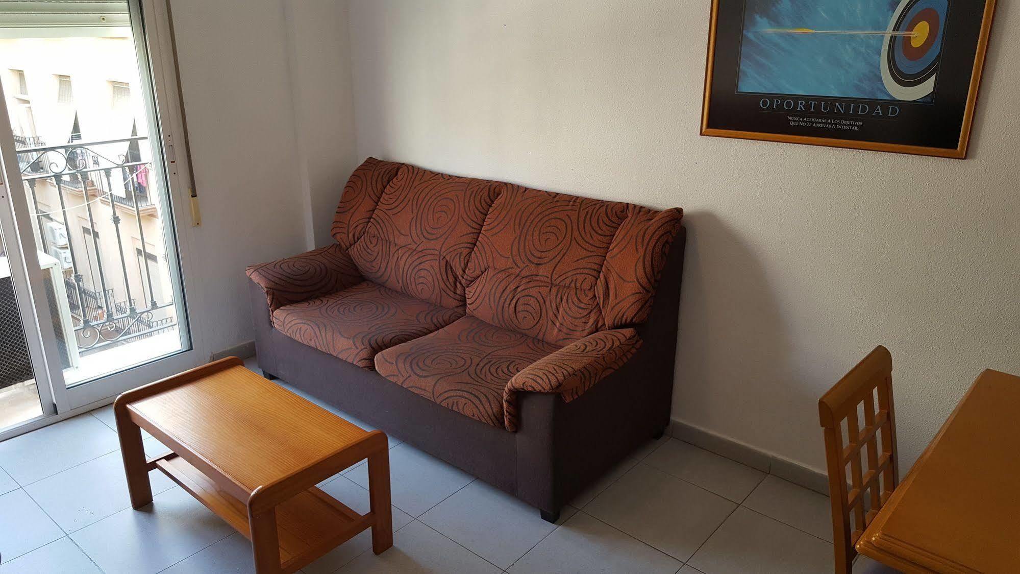 Apartamentos Plaza Alicante Bagian luar foto